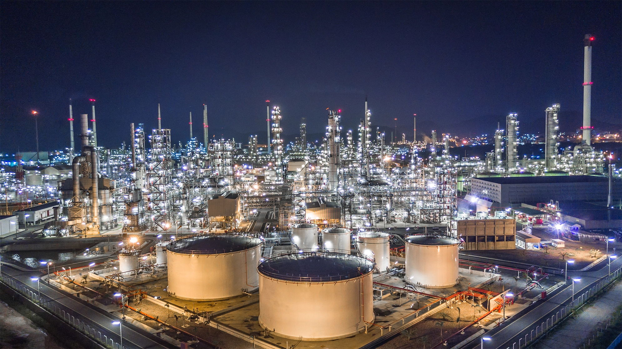 We analyze industrial risks and turn them into safety.